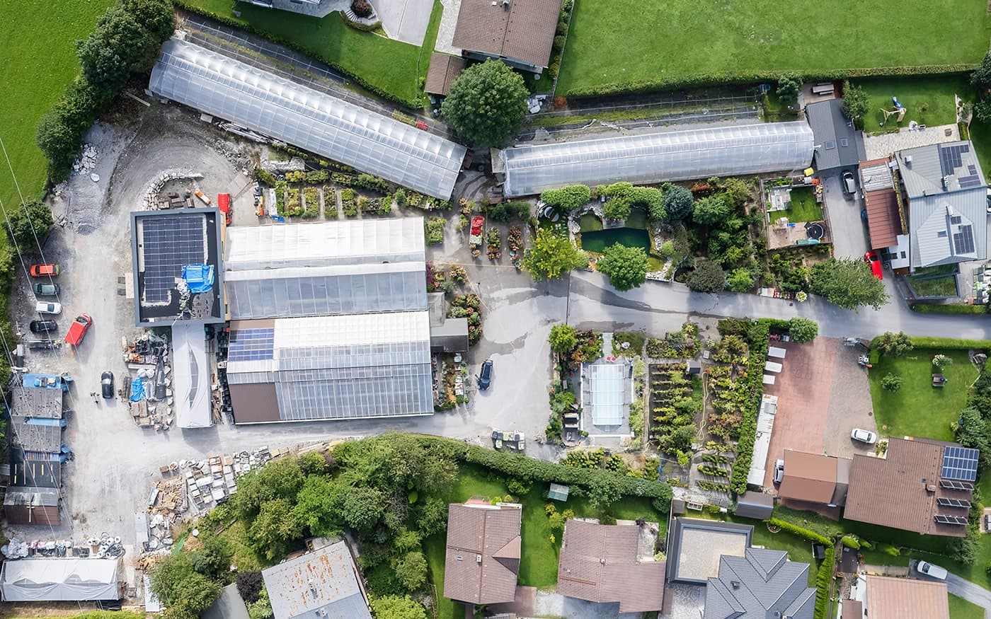 B&uuml;ro und Betriebsgel&auml;nde mit Gartencenter vom Poolbau und Blumenland Gollner in Dorfgastein